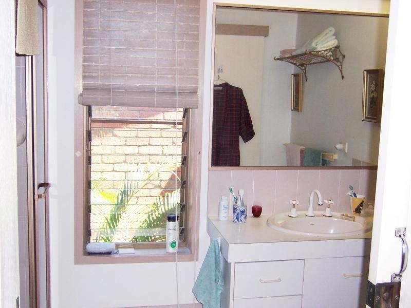 38 Pinkwood St, Bellbowrie QLD 4070